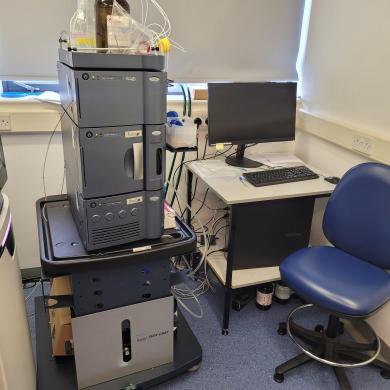 Waters ACQUITY UPLC I-Class PLUS Ultra-Performance Liquid Chromatography System with Column, Sample, and Binary Solvent Managers-cover