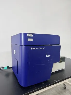 BD FACSVerse Multiparametric Flow Cytometer with Integrated Sample Loader