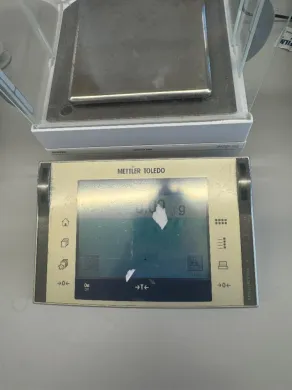 Mettler Toledo XP203S Digital Scale