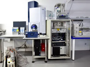 Bruker MicrOTOF II Time-of-Flight Mass Spectrometer with Gilson 215 Liquid Handler, 6 of 6