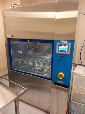 Steris Reliance 500XLS Automated Laboratory Glassware Washer with Thermal Disinfection