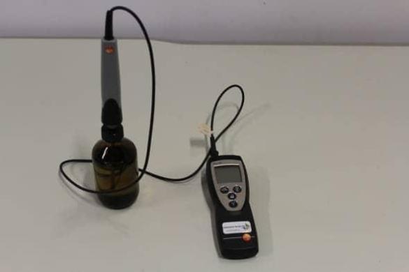 testo 110 Thermometer 0560 1108 with Waterproof probe (NTC) 0613 1212-cover