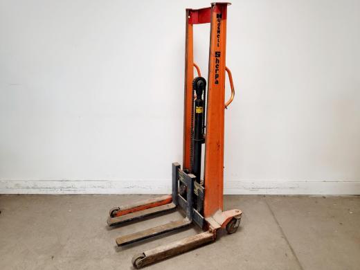 Hudswell Sherpa Model 300 Manual Hydraulic Lifter for Laboratory Sample Handling-cover