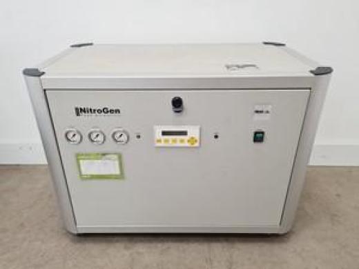 Peak Scientific Nitrogen Gas Generator N300DR Lab-cover