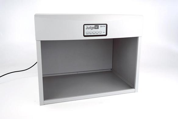 X-Rite JudgeQC Standardized Light Booth for Color Inspection-cover