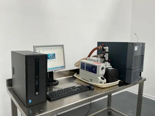 Waters Aquity SQD LCMS System with SQD Detector and Vacuum Pump