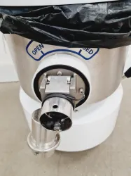 Nilfisk VHW321 LC Mobile Industrial Vacuum Cleaner, 4 of 12