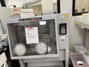 Thermotron CDS-5 Controlled Environment Isolator with Digital Control Panel and Glove Ports, 3 of 4