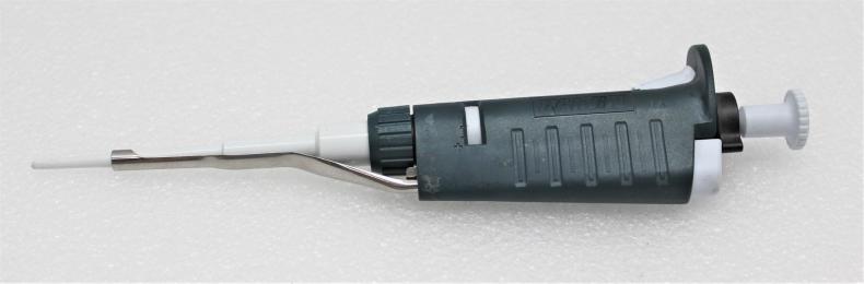 Rainin Pipet-Plus R20 Single Channel Micropipette 2-20 µL Volume Range with Precision Control-cover