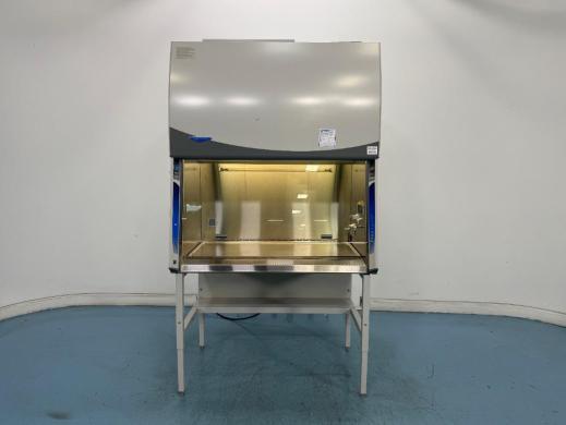 Labconco Logic + Purifier 4' Class II Biosafety Cabinet for Containment and Sterile Work-cover