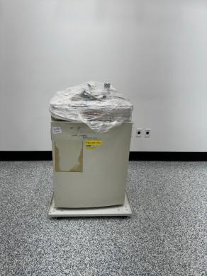 Forma CO2 Water Jacketed Incubator Model 3110-cover