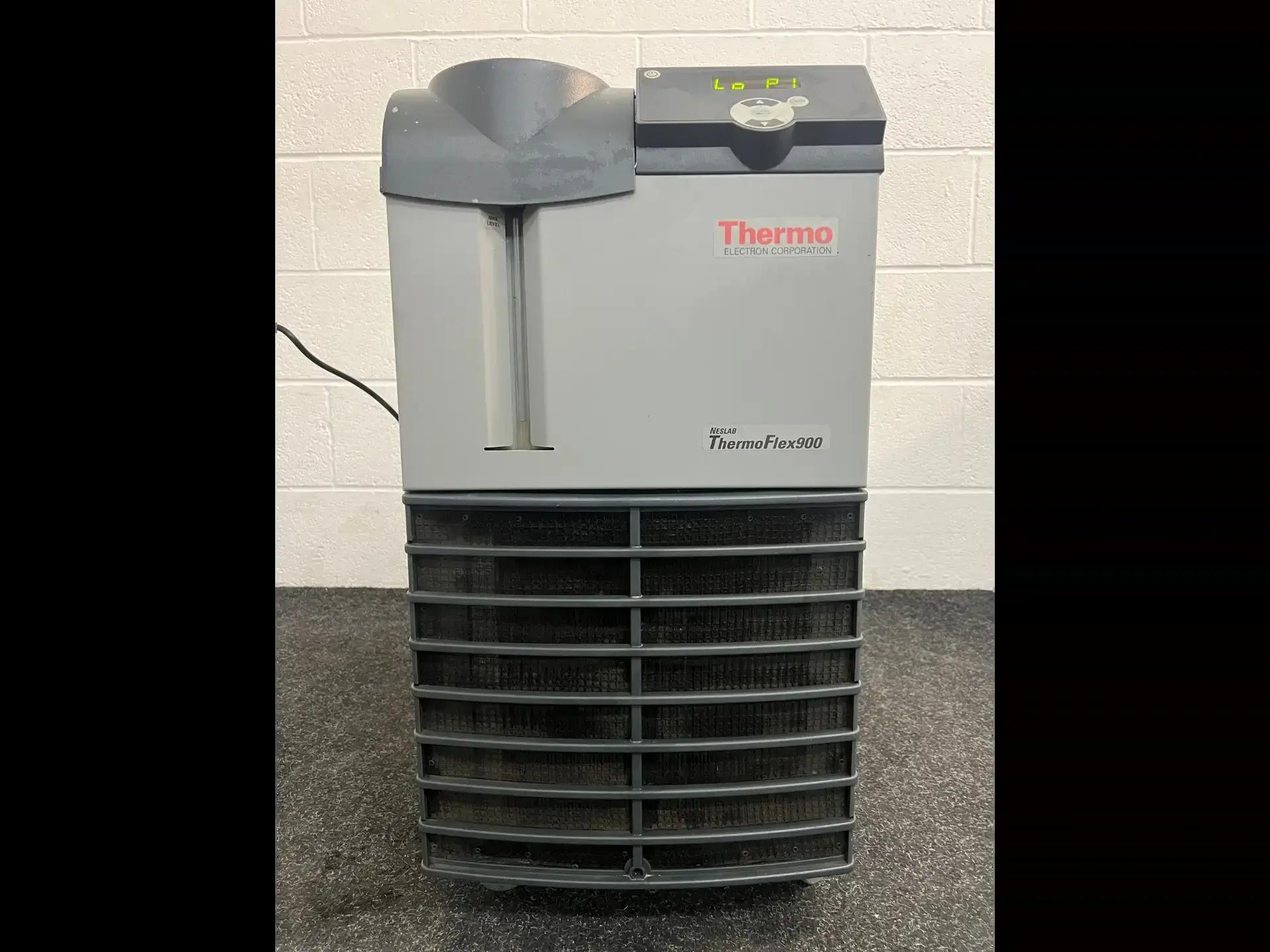 Neslab ThermoFlex 900 Recirculating Chiller with Precise Temperature Control