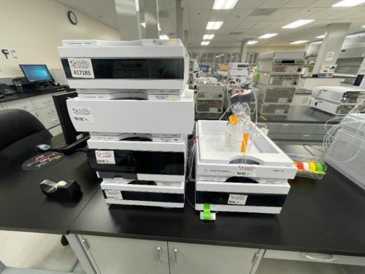 Agilent 1100 Series HPLC System with Diode Array Detector and Autosampler-cover
