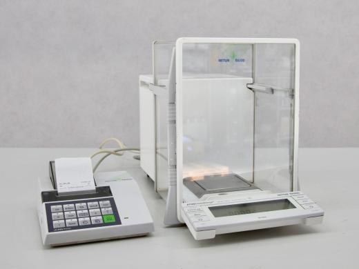 Mettler AT261 Analytical Balance with LC-P45 Printer-cover