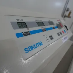 Sakuma Seisakusho M201-IVD High-Speed Refrigerated Centrifuge, 3 of 5