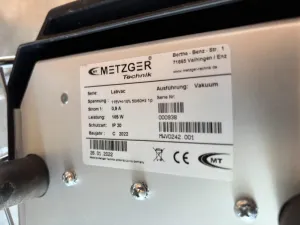 Metzger Lab Vaccuum, 2 of 2