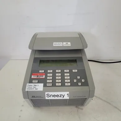 Applied Biosystems 2720 Thermal Cycler for Precise PCR Amplification