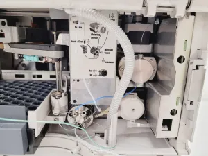 Agilent 1100 Series High-Performance Liquid Chromatography (HPLC) System with Modular Components, 50 of 67