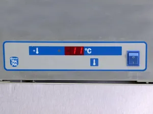 Gram Laboratory Refrigerator with Fixed 5°C Temperature, 5 of 5