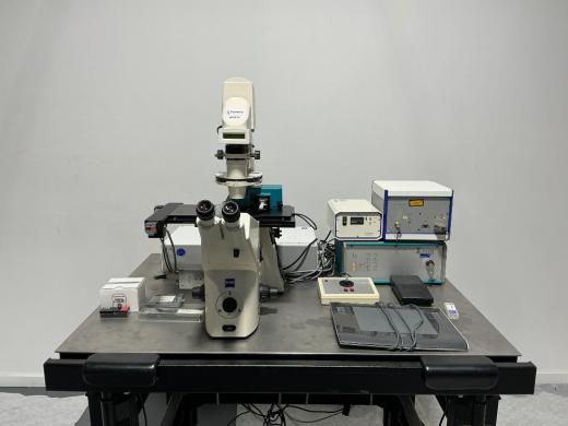 Carl Zeiss Axiovert 200M Inverted Trinocular Fluorescence Microscope with Motorized Stage-cover