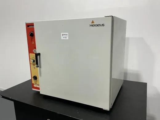 Heraeus CO₂ Incubator with Manual Temperature Control and Stainless Steel Interior