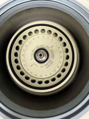 VWR Micro Star 21R Refrigerated Centrifuge-cover