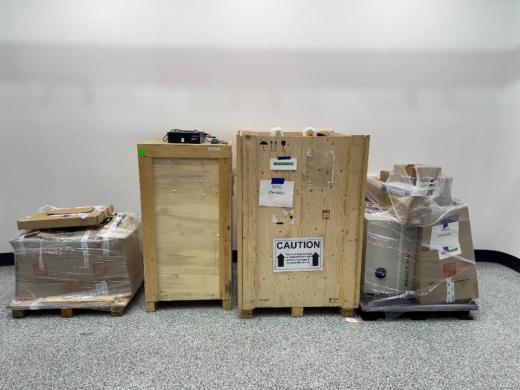 Bruker Avance 400 Ultrashield Nuclear Magnetic Resonance Spectrometer-cover