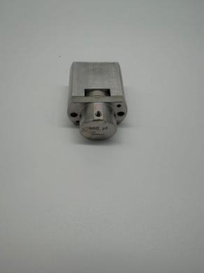 Agilent G1313-60007 900 µL Analytical Head for G1313/G1329 Autosamplers-cover