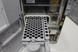 Shimadzu Prominence HPLC System with Degasser, Binary Pump, Column Oven, and Autosampler, 5 of 8