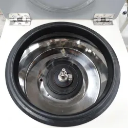 Sakuma Seisakusho M201-IVD High-Speed Refrigerated Centrifuge, 4 of 5