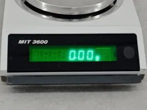 Mettler MIT 3600 Analytical Balance for Precise Weighing Applications, 3 of 3