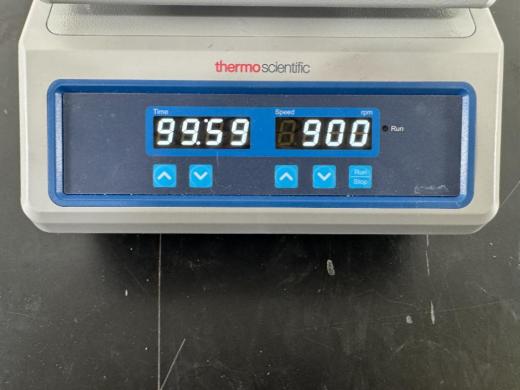 Thermo Scientific Digital Microplate Shaker Model 88882005-cover
