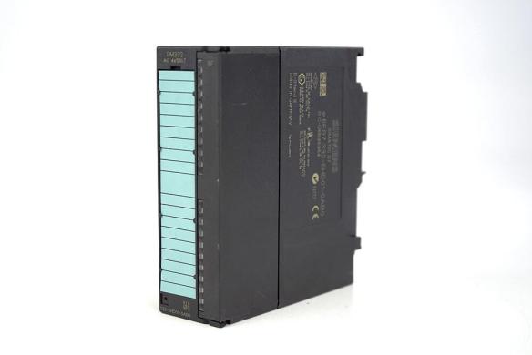Siemens S7-300 SM 332 4-Channel 12-Bit Analog Output Module 332-5HD01-0AB0-cover