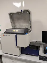BD FACSLyric Benchtop Flow Cytometer with BD FACSuite Software, 2 of 4