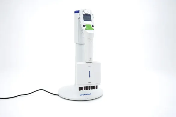 Eppendorf Xplorer 8-Channel Electronic Pipette, 50–1200 µL, with Charging Stand/Charger