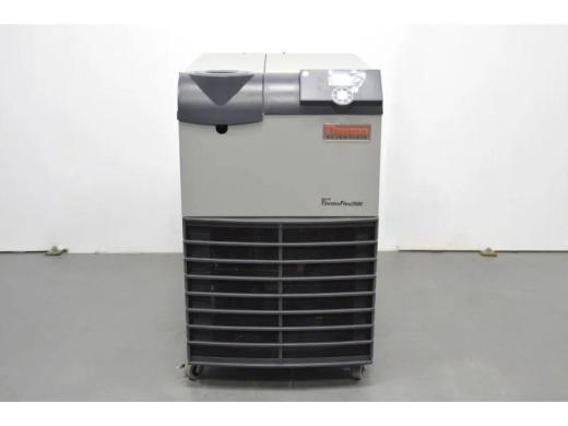 Thermo Fisher Scientific ThermoFlex 2500 Recirculating Chiller with Deluxe Digital Controller-cover