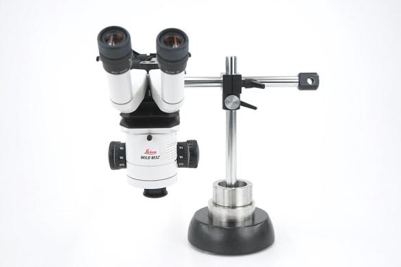 Wild Heerbrugg Leica M3Z Stereo Zoom Microscope with Ergo Tube and 2 × 16×/14B Eyepieces-cover