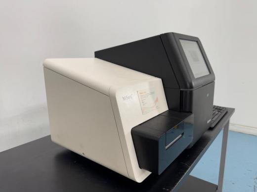 Illumina MiSeq Benchtop Gene Sequencing System with Integrated Touchscreen-cover