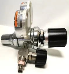 Liquid Air 2123311-346 Stainless Steel Compressed Air Regulator CGA 346, 2 of 5