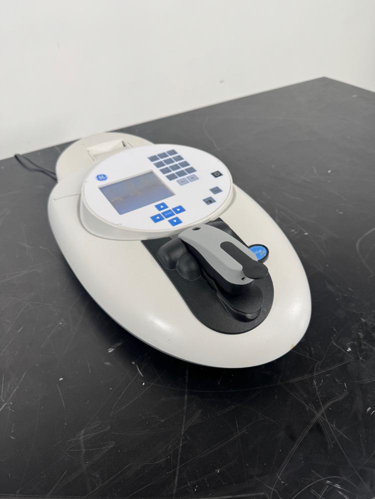 GE NanoVue Plus Spectrophotometer