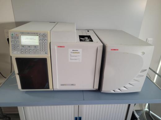 Varian 4000 GC/MS/MS Gas Chromatograph-cover