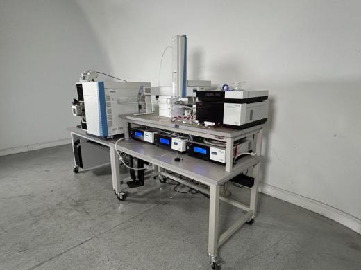 Thermo Scientific TSQ Altis Triple Quadrupole LC/MS System with UltiMate 3000 UHPLC and TriPlus RSI Autosampler-cover