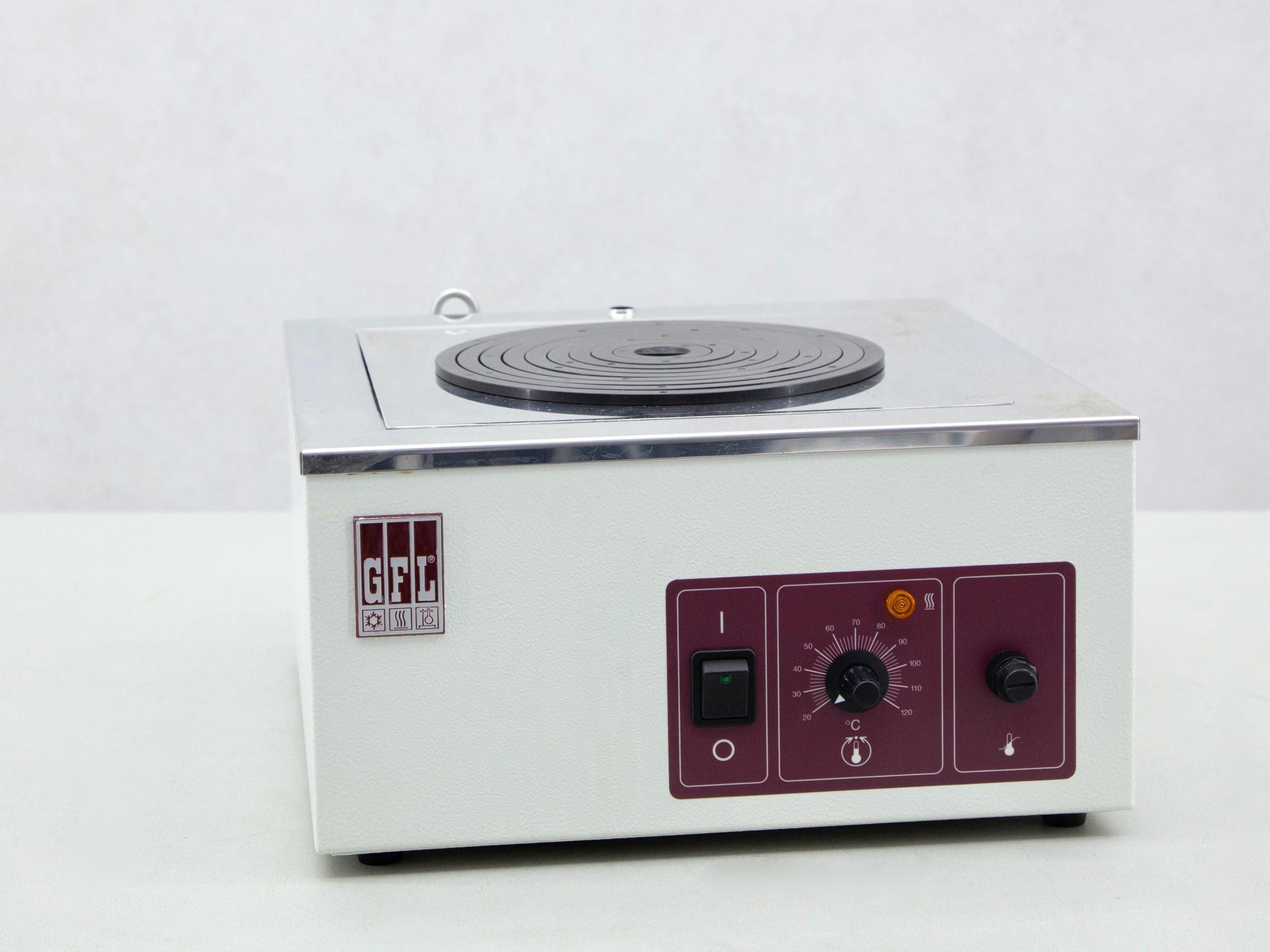 GFL 1023 Laboratory Water Bath with Analog Thermostat and Overflow Connection
