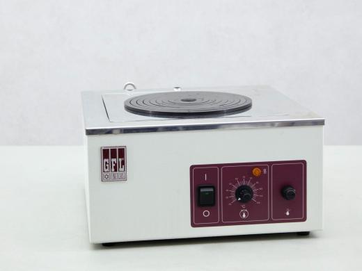 GFL 1023 Laboratory Water Bath with Analog Thermostat and Overflow Connection-cover