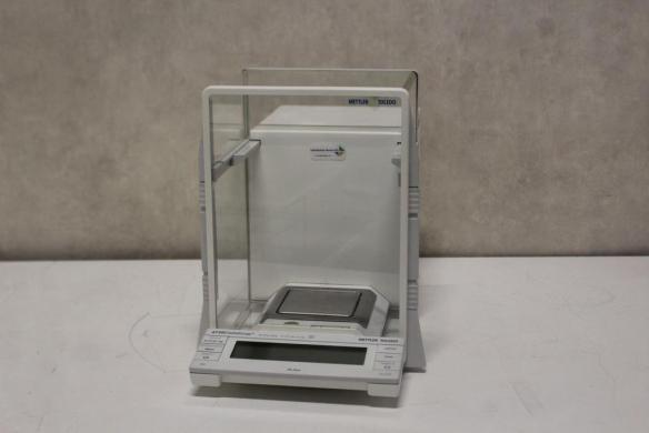 Mettler Toledo AT261 DeltaRange Analytical Balance with High-Resolution Weighing and Internal Calibration-cover