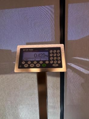 Mettler Toledo ICS469 Digital Scale-cover