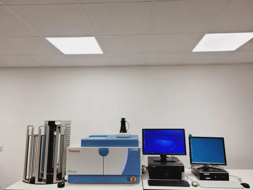 Thermo Scientific Cellomics ArrayScan VTI HCS Reader with Software & RS Stacker
