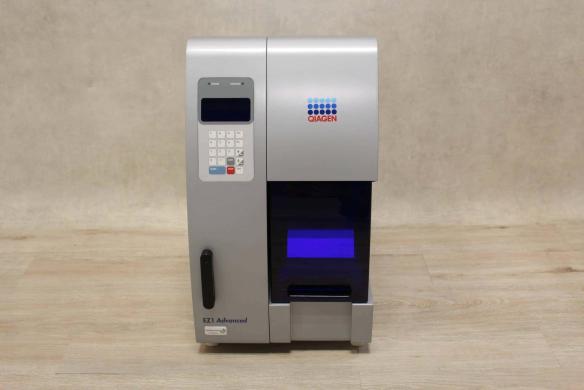 QIAGEN EZ1 Advanced Biorobot-cover