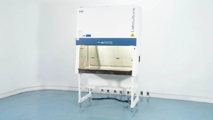 Esco Labculture 4' Biosafety Cabinet