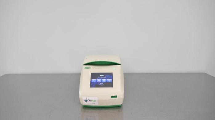 Bio-Rad T100 Benchtop Thermal Cycler with Gradient PCR Capability-cover